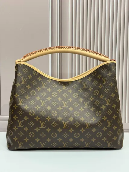 Сумка Louis Vuitton Again