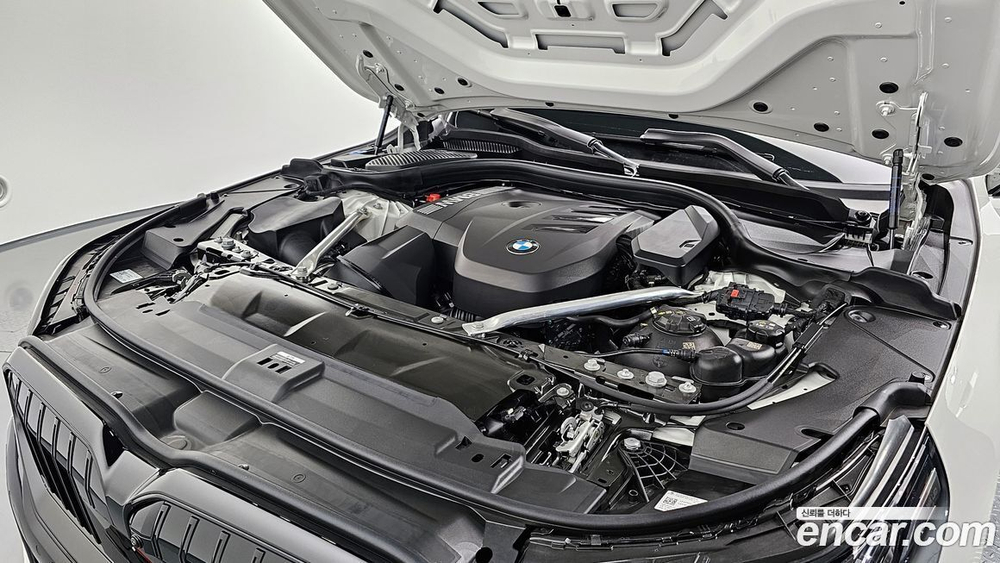 BMW 5 Series (G60) 520i Special Editions (02.2024)