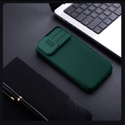 Чехол зеленого цвета (Dark Green) от Nillkin для iPhone 17, серия CamShield Pro Case (защитная сдвижная шторка для камеры)