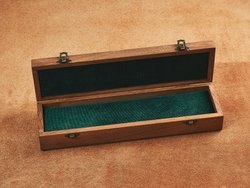 Якутский нож "Амга", сталь Х12МФ, рукоять гранатовая стабилизированная карельская береза / рисунок