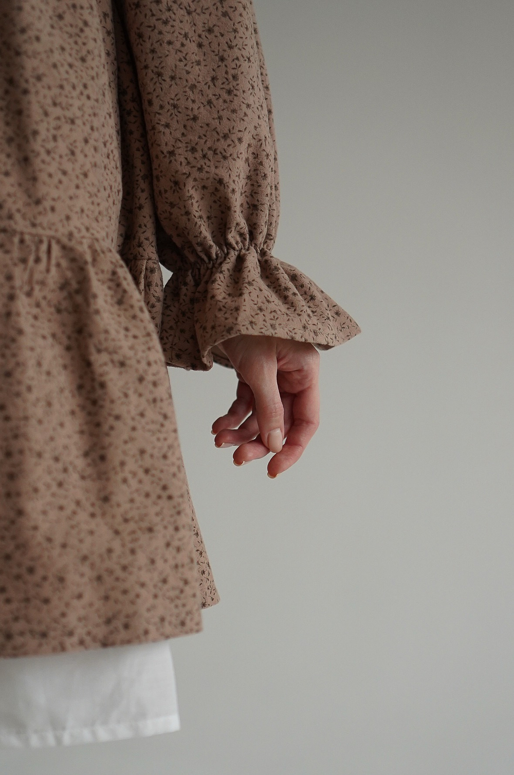 Платье Follow Me для беременных и кормящих, Бежевый с цветами