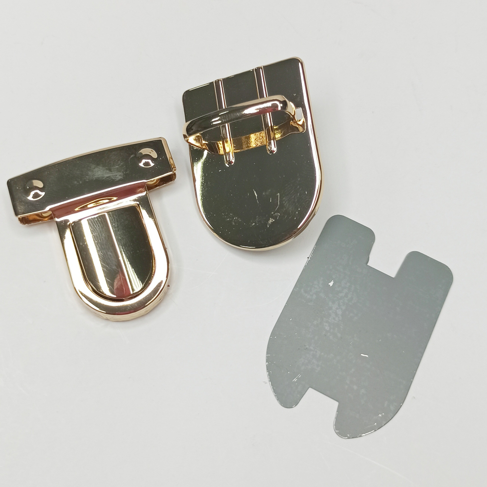 Замок-защелка на зажимах 42*50 Золото