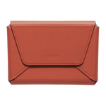 Кожаный чехол-бумажник MagSafe с подставкой MOFT Snap Field Wallet Картхолдер из веганской кожи. Вмещает до восьми карт. Есть RFID-защита, небольшое отделение для купюр и кармашки для SIM-карты и устройства её извлечения