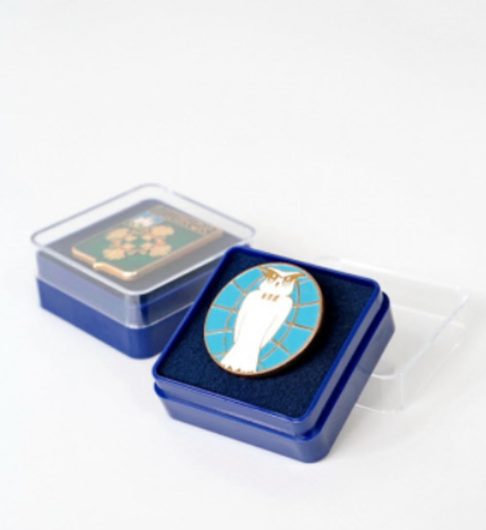 Компактный пластиковый футляр под монету.