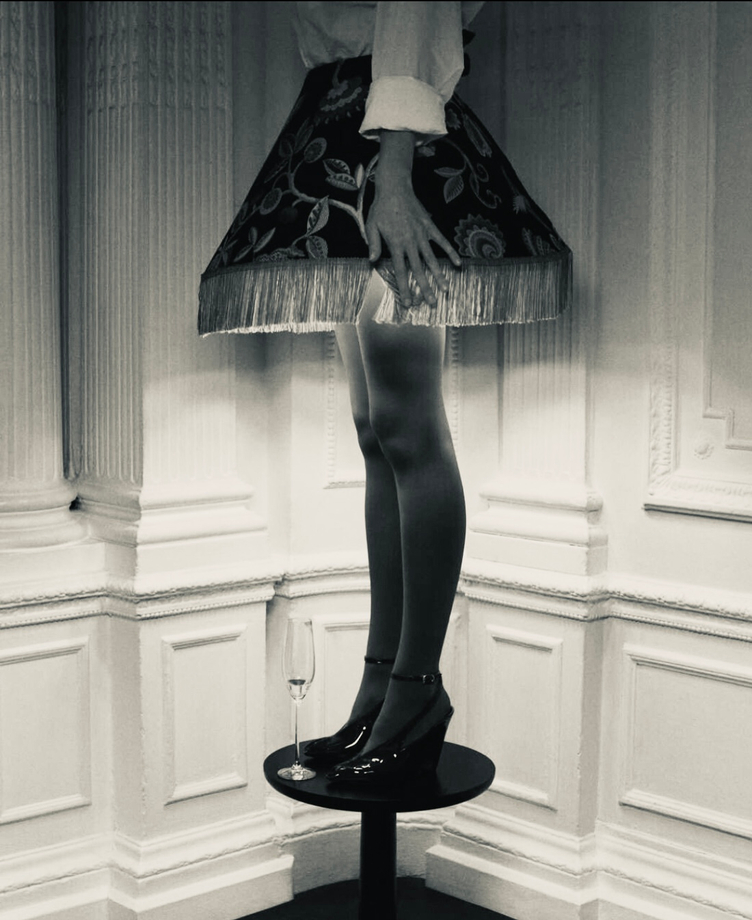 Люстра как диагноз интерьера: как выбрать светильник без стереотипов