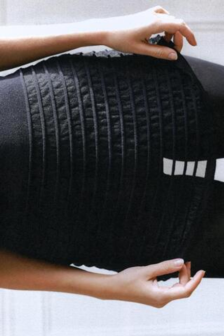 ZARA КОМБИНИРОВАННЫЙ ТРИКОТАЖНЫЙ ТОП С ГОРЛОВИНОЙ ХАЛТЕР, ЧЕРНЫЙ