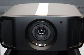 Оптика сверхвысокой контрастности в JVC DLA-RS3100
