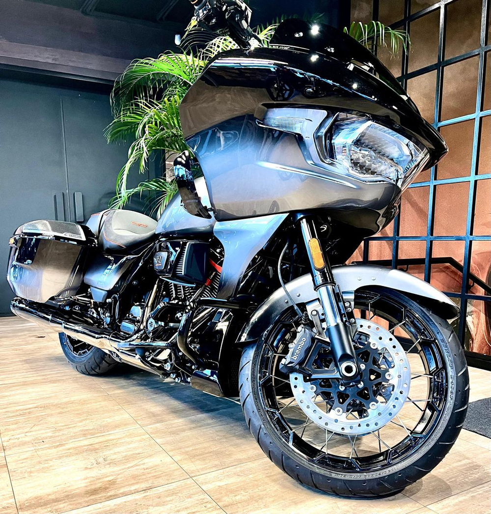 Harley-Davidson CVO Road Glide 121 (Raven Fade) 2025