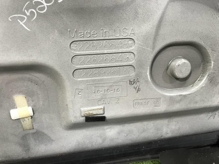 Спойлер крышки багажника Chevrolet Tahoe 4 (14-21)