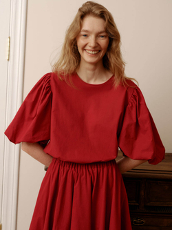 Блузка с рукавами-фонариками и капелькой на спине из вишневого батиста