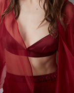 Блуза на пояске из шелковой органзы бордо