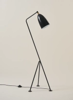 Торшер Gubi Gräshoppa Floor Lamp