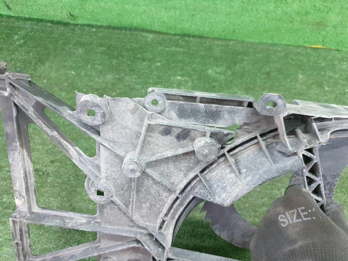 Диффузор с вентилятором Toyota Camry xv70 (17-нв)