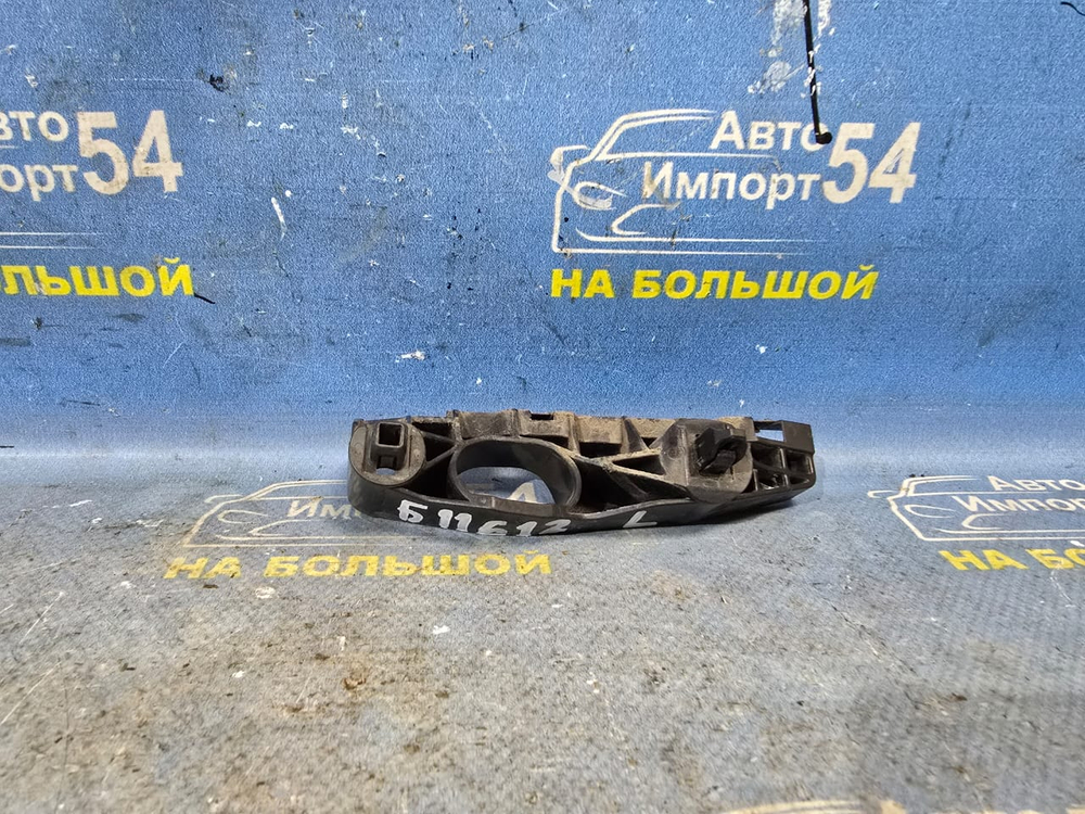 Крепление бампера переднее левое TOYOTA CROWN 2003-2008