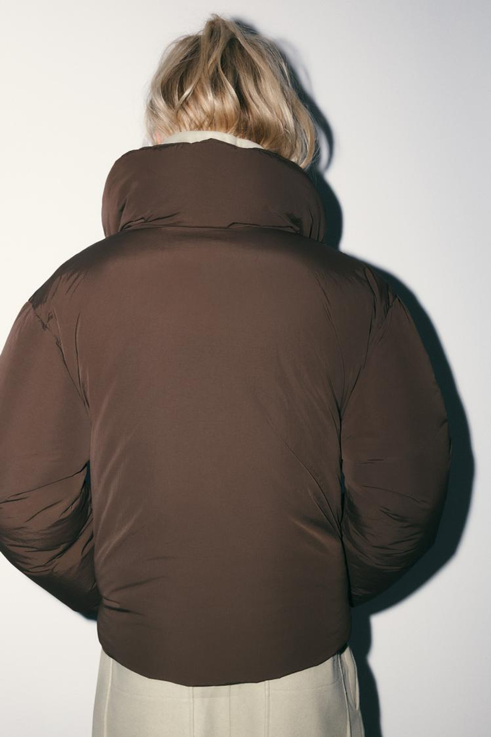 ZARA КОРОТКИЙ СТЕГАНЫЙ АНОРАК WATER AND WIND PROTECTION, ТЕМНО-КОРИЧНЕВЫЙ