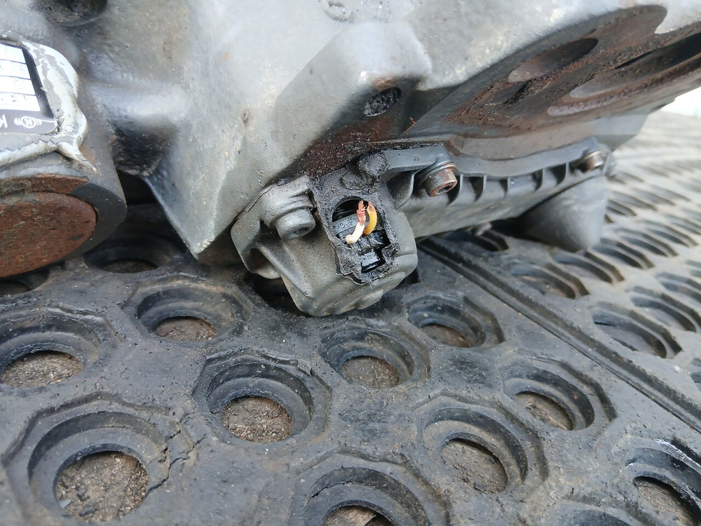 Суппорт задний правый 2017г.