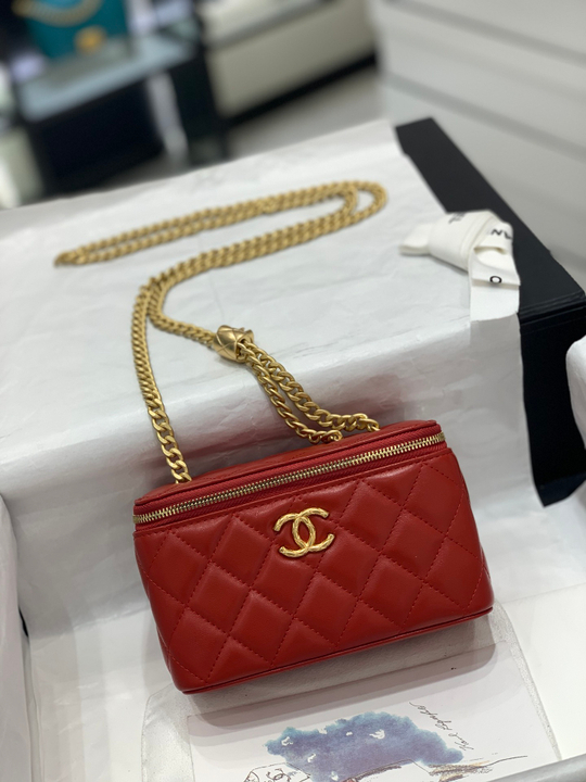 Chane1 Vanity with Chain 17 cm