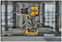Аккумуляторная дрель-шуруповерт DeWALT DCD800E1T