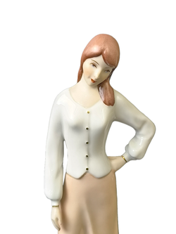 Статуэтка "Девушка с кувшином" Royal Dux Bohemia