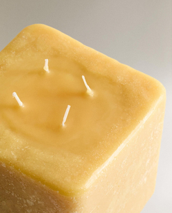 Zara Home - Квадратная ароматическая свеча cuir nuit, 2700 г