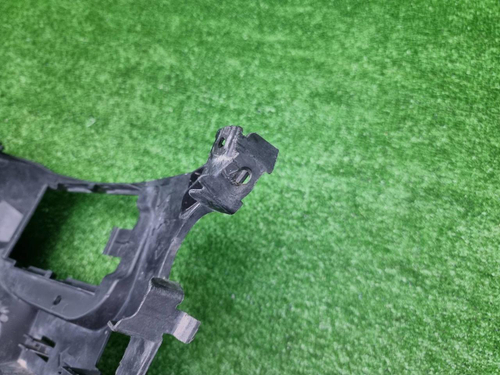 Кронштейн ПТФ правый BMW 5er G30 (20-23) M-paket