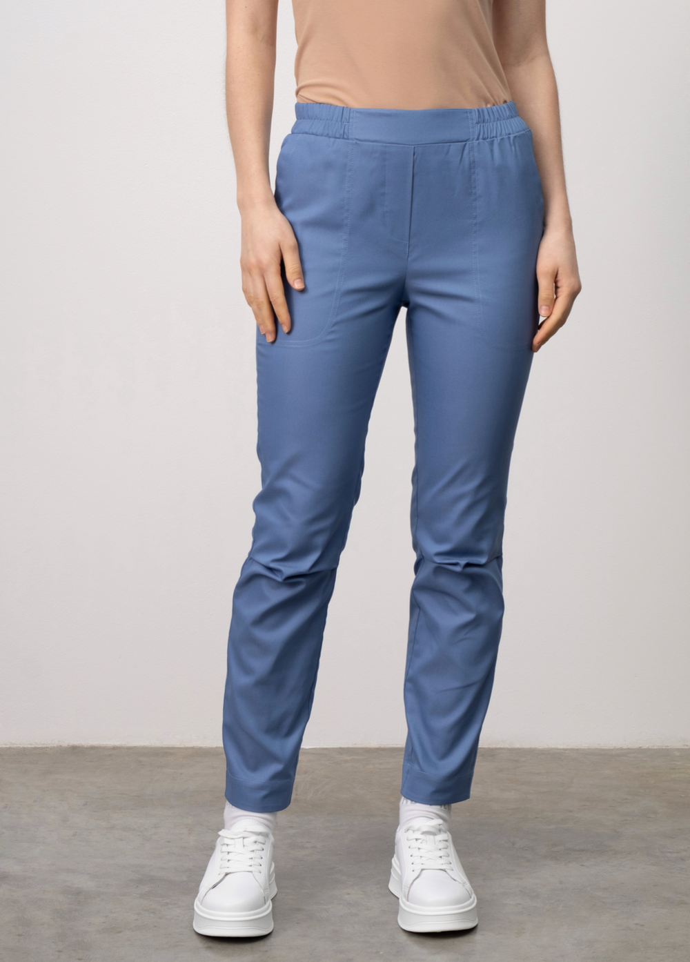 Брюки с защипами