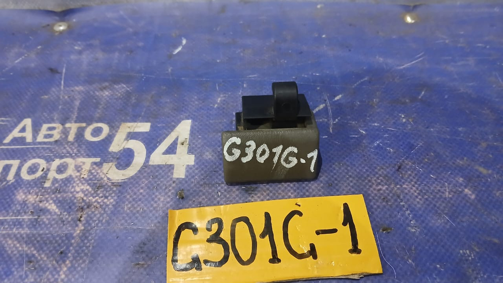 Бардачок пассажирский DAIHATSU PYZAR 1997