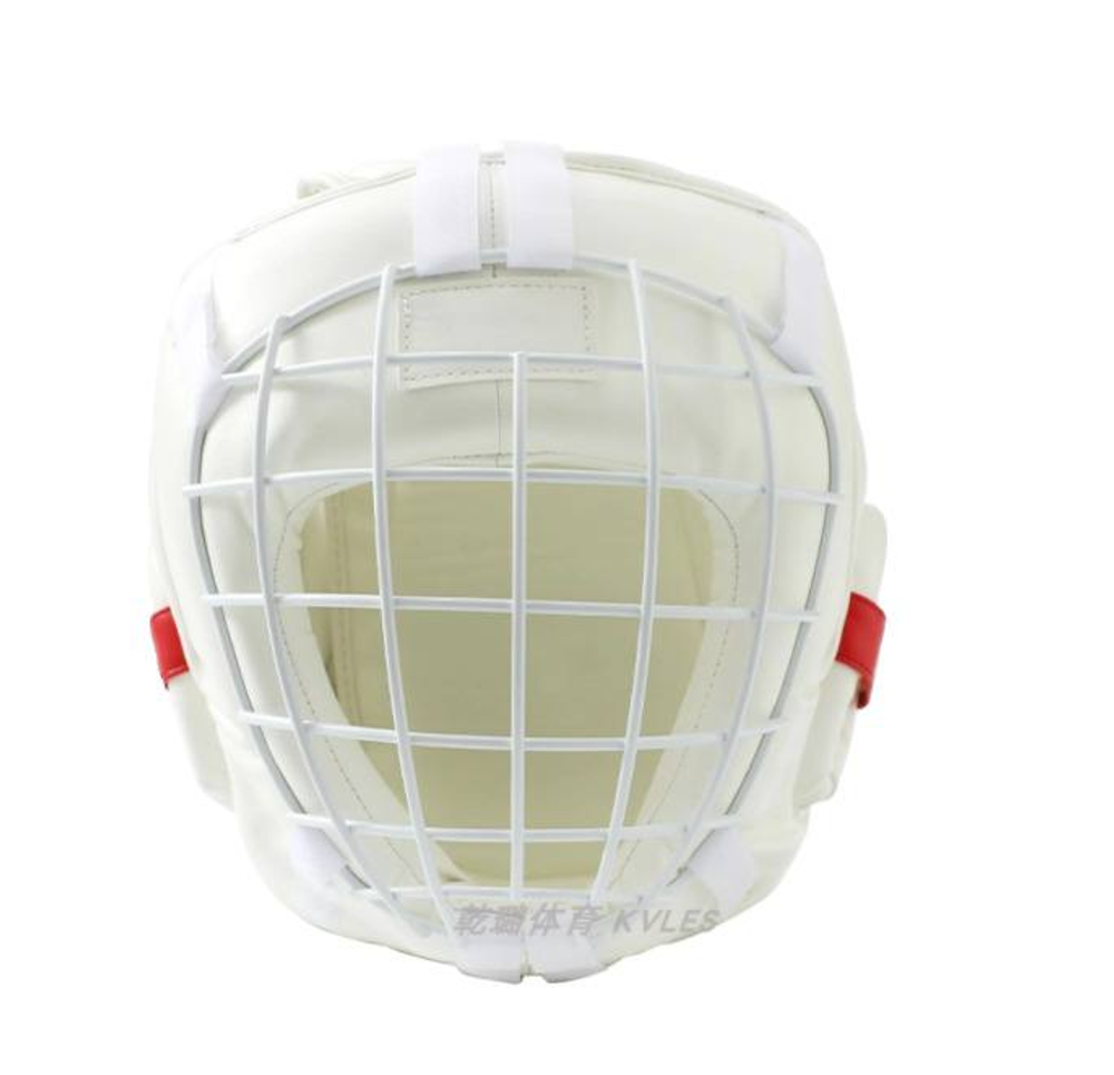 Шлем с металлической решеткой для каратэ