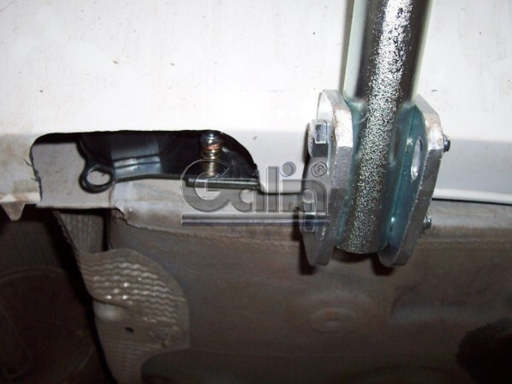Фаркоп оцинкованный Galia S081A для Skoda Fabia хетчбек 2000-2007, 2007-2014(паспорт и сертификат в комплекте)(без электрики)