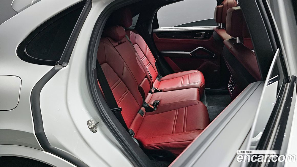 Porsche Cayenne (PO536) 3.0 E-Hybrid Coupe (02.2022)
