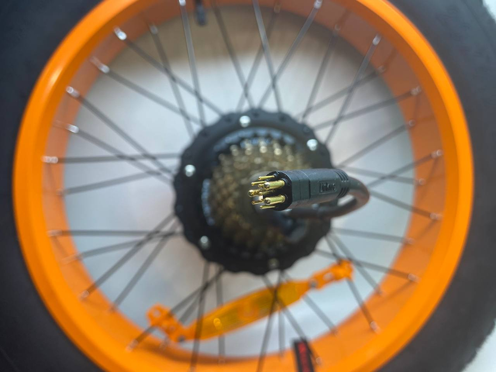 Мотор колесо XD240W 20х4.0 в сборе Электровелосипед KUGOO V4 PRO