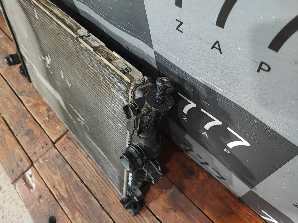 Радиатор двигателя Volvo XC70 2 07-16 Б/У Оригинал 31368361