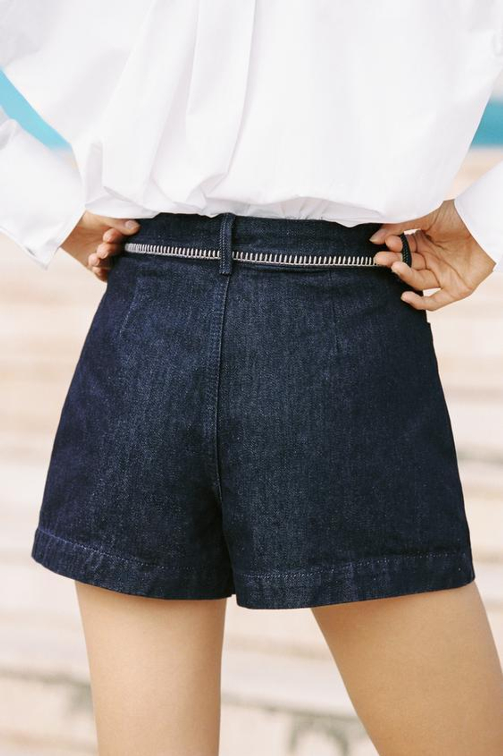 ZARA ДЖИНСОВЫЕ ШОРТЫ Z1975 С ВЫСОКОЙ ПОСАДКОЙ И ДЕКОРАТИВНОЙ СТРОЧКОЙ, СИНИЙ