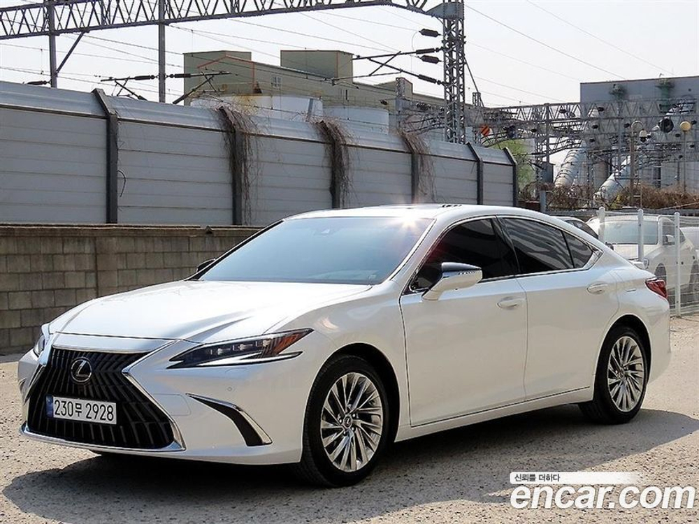 Lexus ES300h 7 Generation Executive (06.2023)