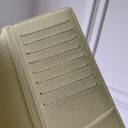 Louis Vuitton Brazza Wallet