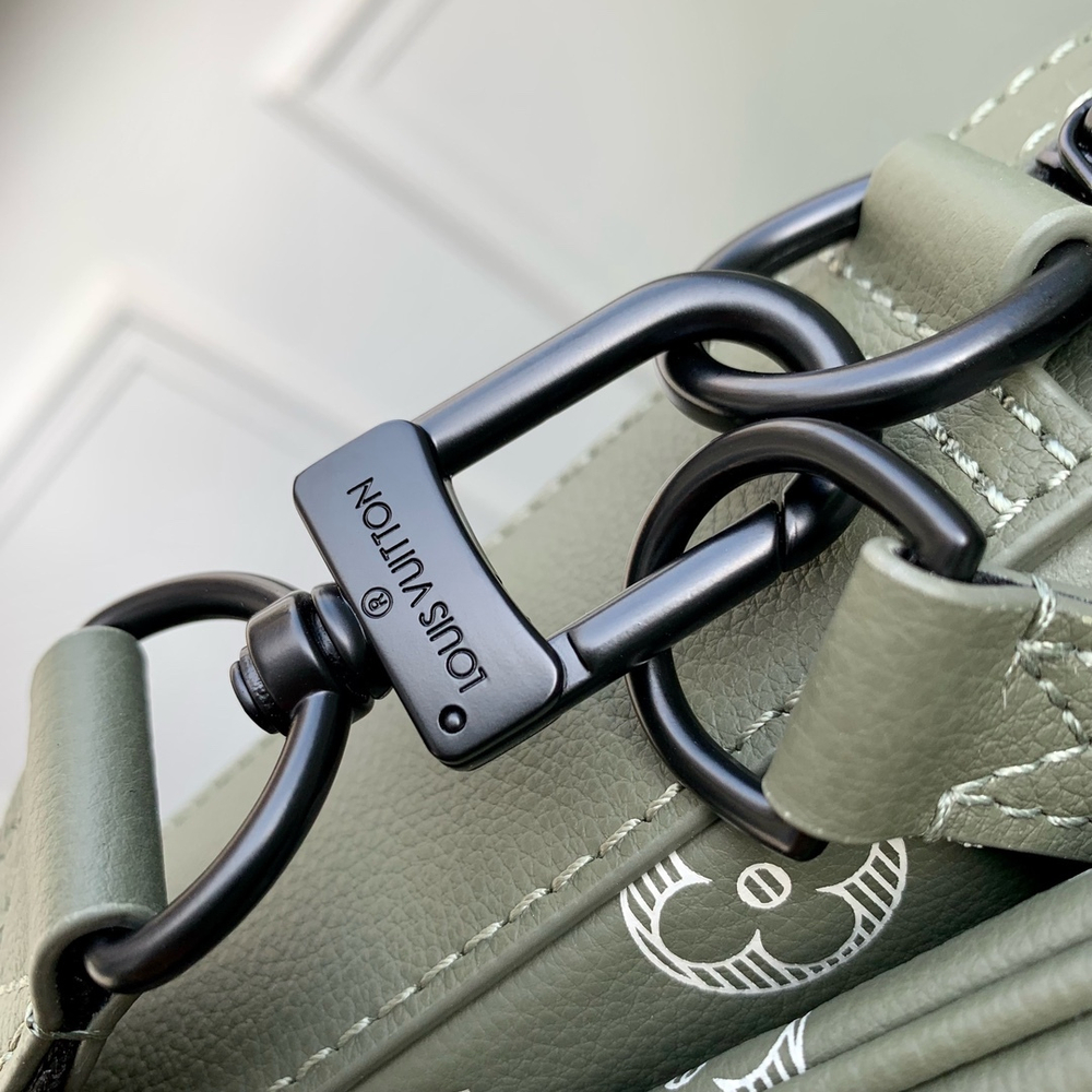 Louis Vuitton Trio Messenger