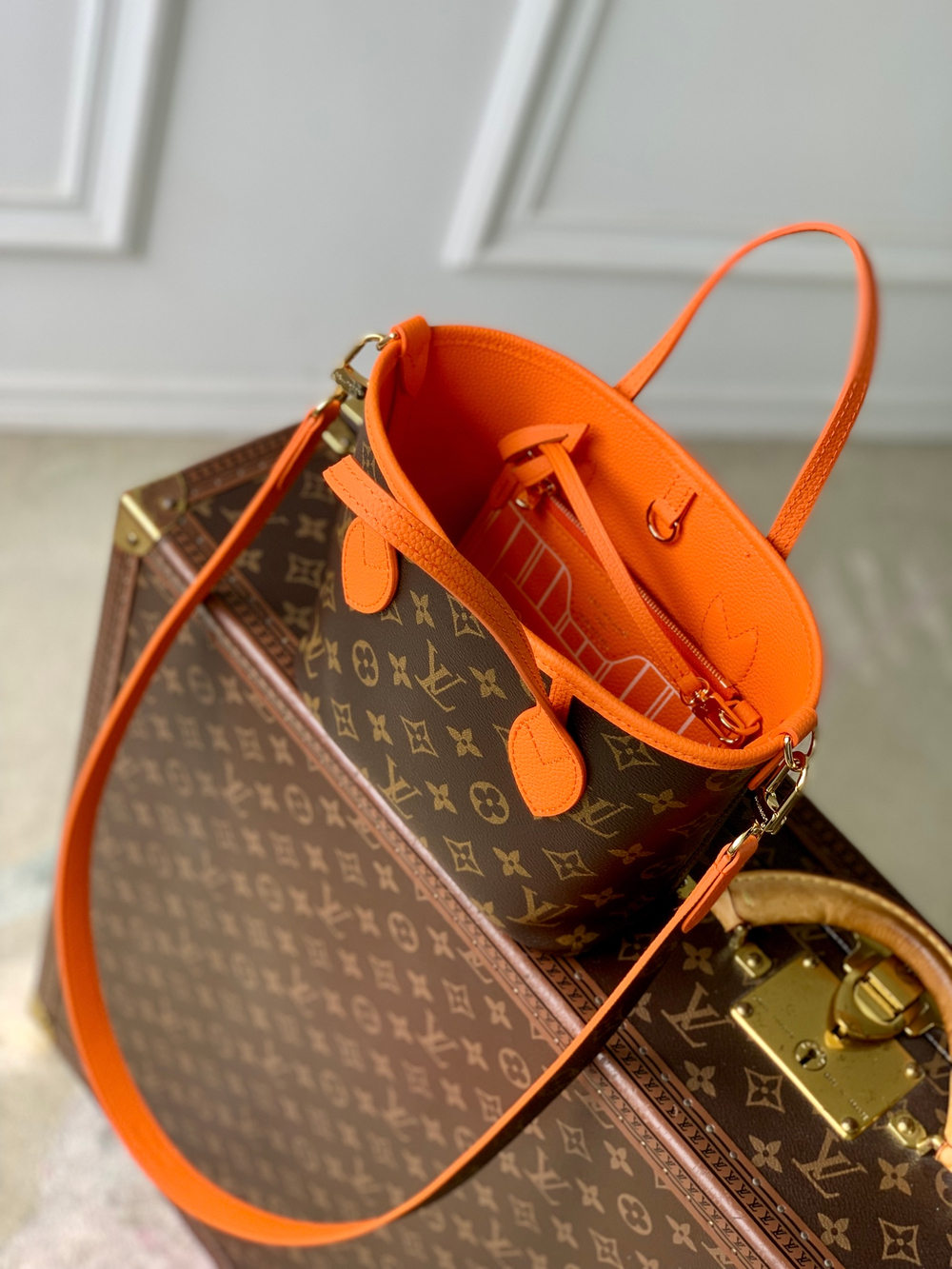 Louis Vuitton Neverfull Bandouliere Inside Out BB