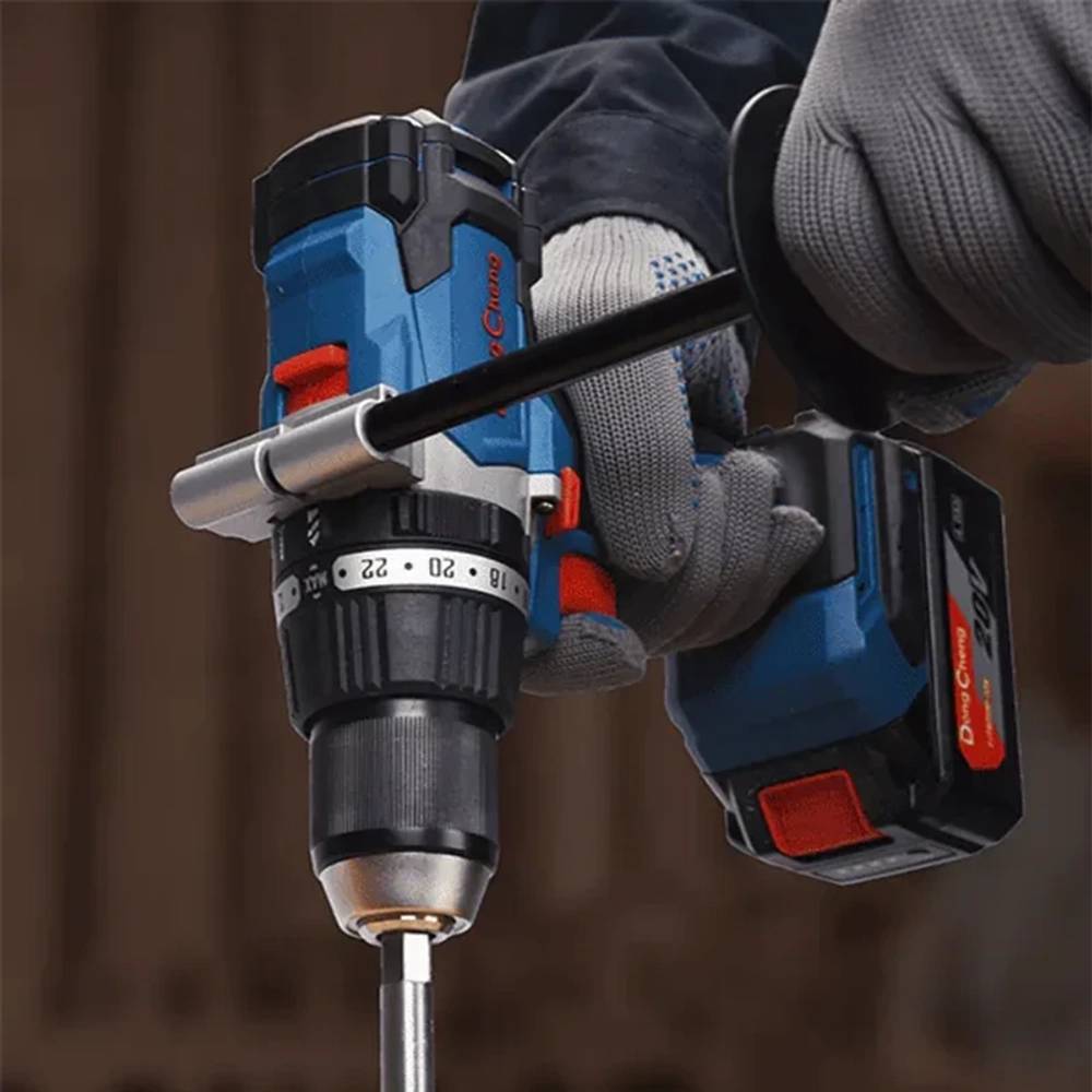 DongCheng DCJZ03-13(TYPE EM) аккумуляторная ударная дрель-шуруповерт (2 x 4 Ач, ЗУ)