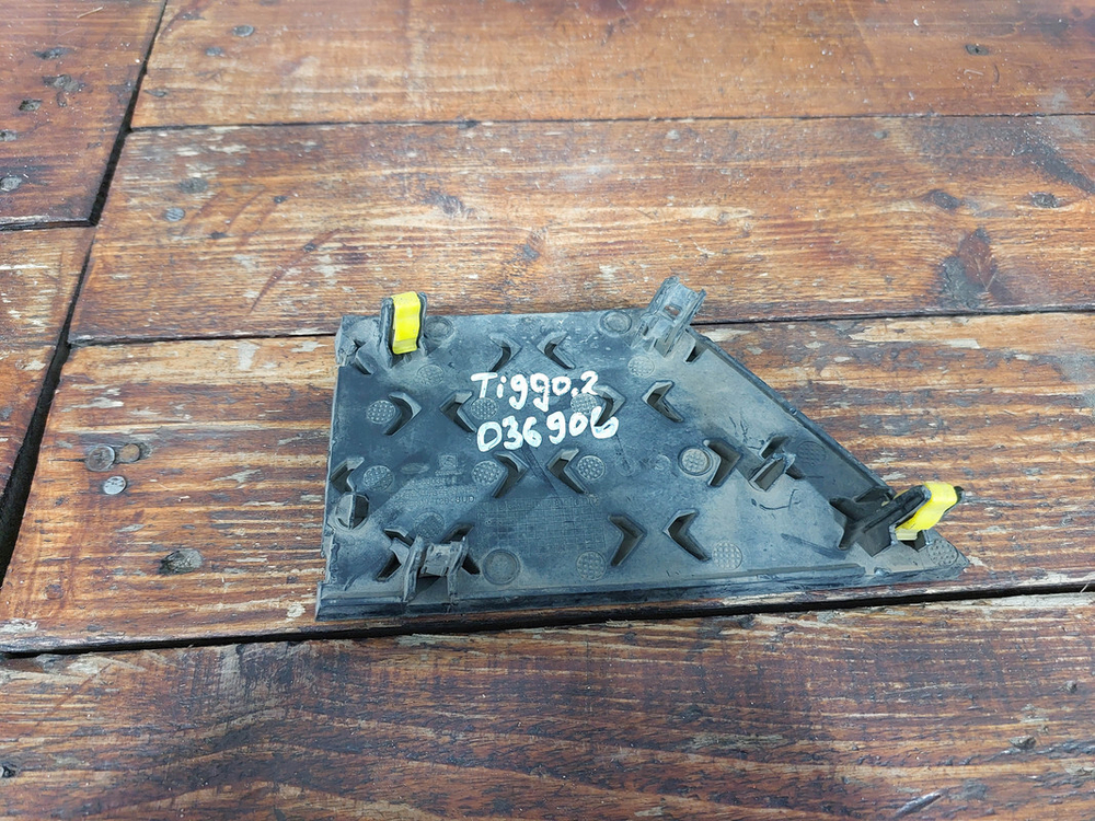 Заглушка переднего бампера Chery Tiggo 2 16-21 Б/У Оригинал J692803516