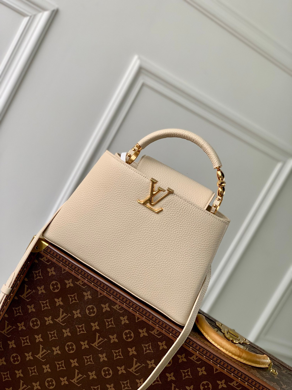 Louis Vuitton Capucines MM