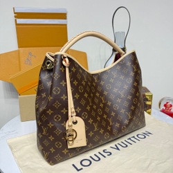 Louis Vuitton Again