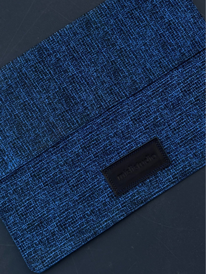 Laptop case buckle blue