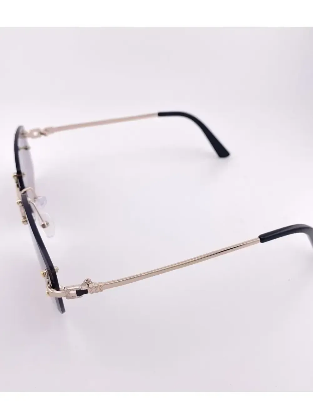 Очки солнцезащитные