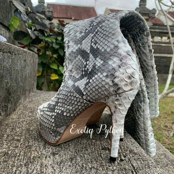 Сапоги из кожи питона утеплённые мехом SH-152