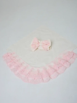 Кружевной уголок и бант на выписку