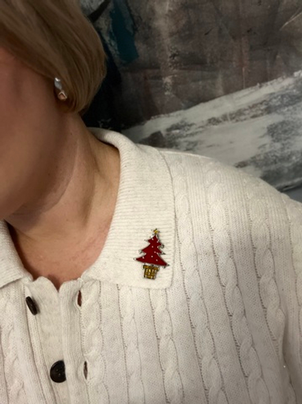Новогодняя брошь елочка