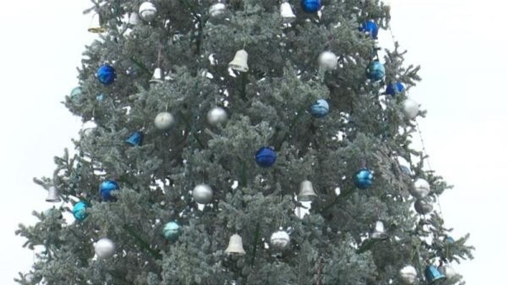 Уличная елка ствольная "Альпийская изумрудная" (пвх бело-зелёная) 16 м