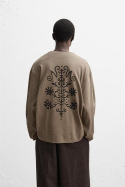 ZARА X NANUSHKA ФУТБОЛКА С ПРИНТОМ, КОРИЧНЕВЫЙ