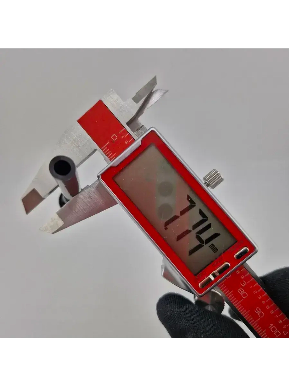 Клапан крышки бензобака