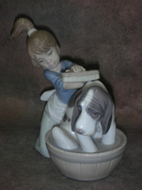 Статуэтка. Фарфор. Купание щенка. Lladro. Испания